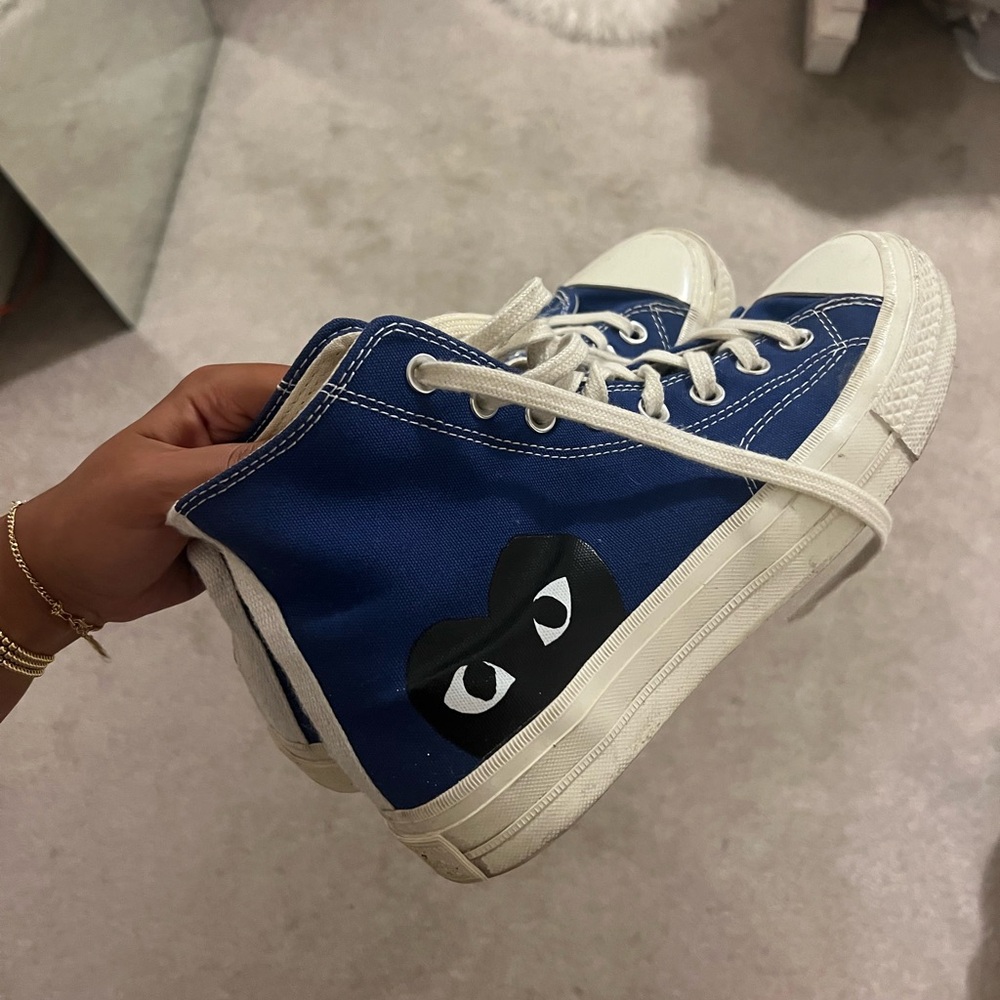 Commo Des Garson heart navy converse